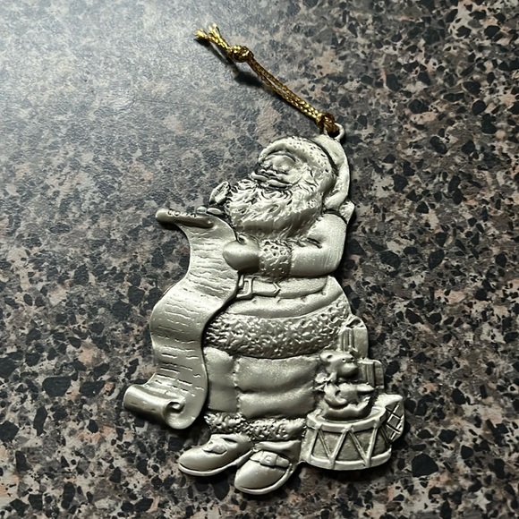 Avon 1997 Santa’s List ornament - Picture 2 of 3
